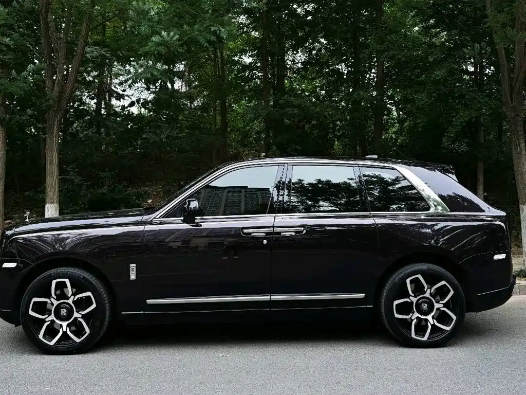 Rolls-Royce Cullinan 2018 мест