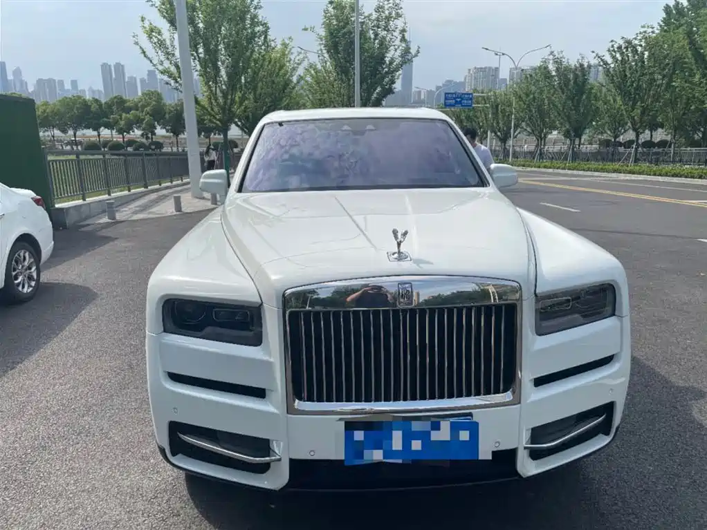 Rolls-Royce Cullinan 2018 мест