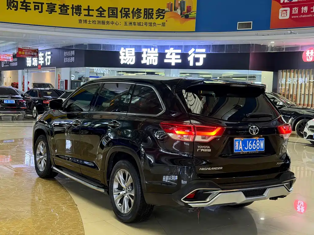 TOYOTA HIGHLANDER