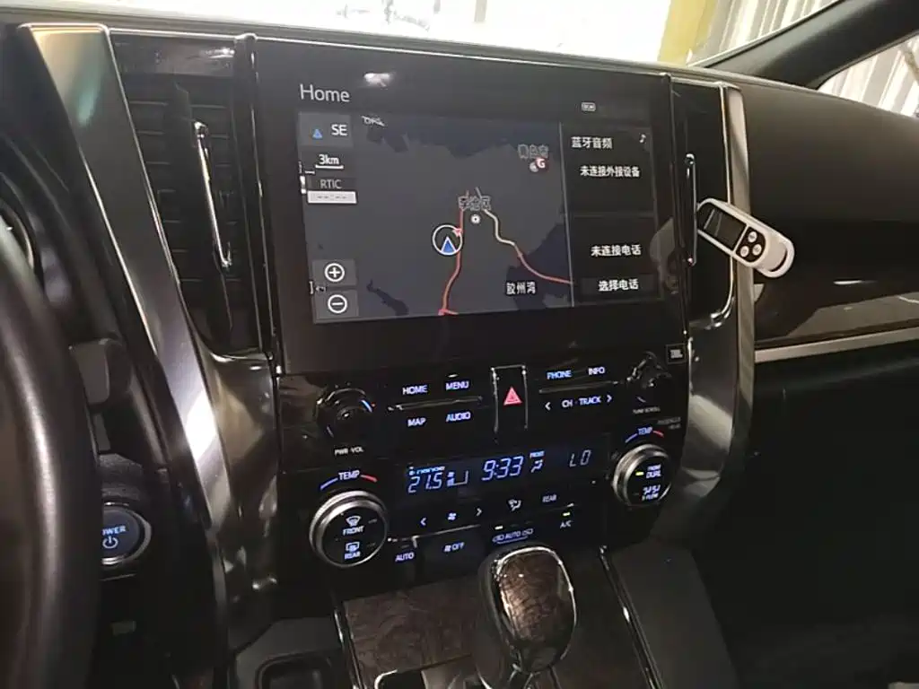Toyota Vellfire — миниатюра 13