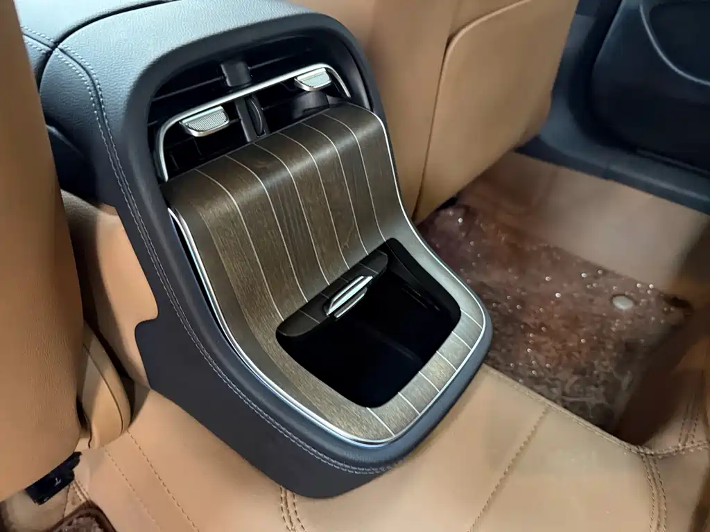Mercedes-Benz E-Class — миниатюра 12