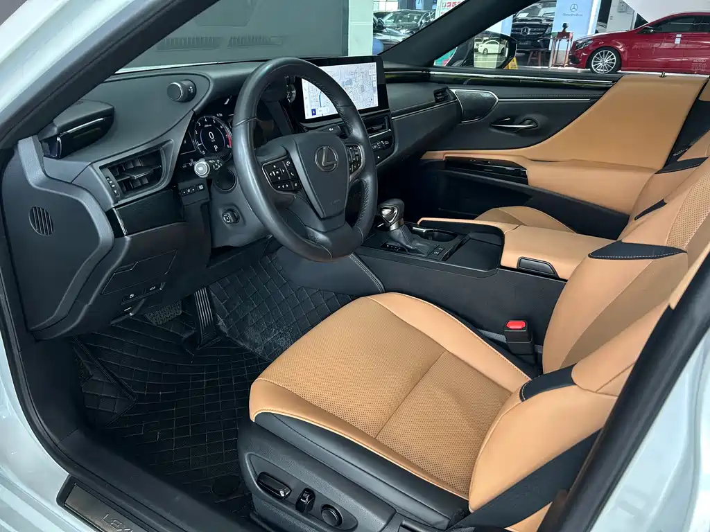 Lexus ES — миниатюра 9