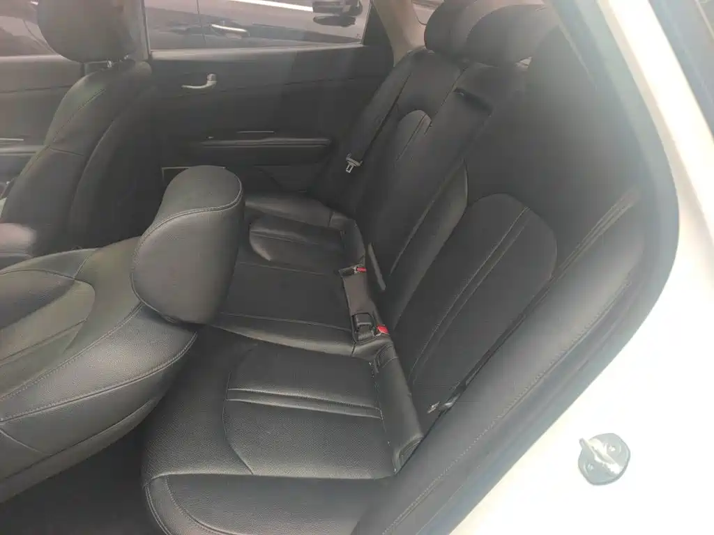 Kia K5 — миниатюра 15