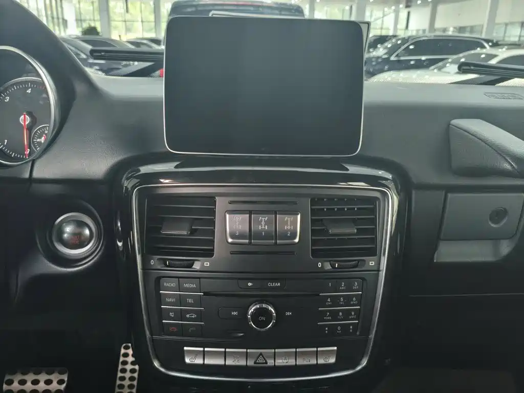 Mercedes-Benz G-Class — миниатюра 12