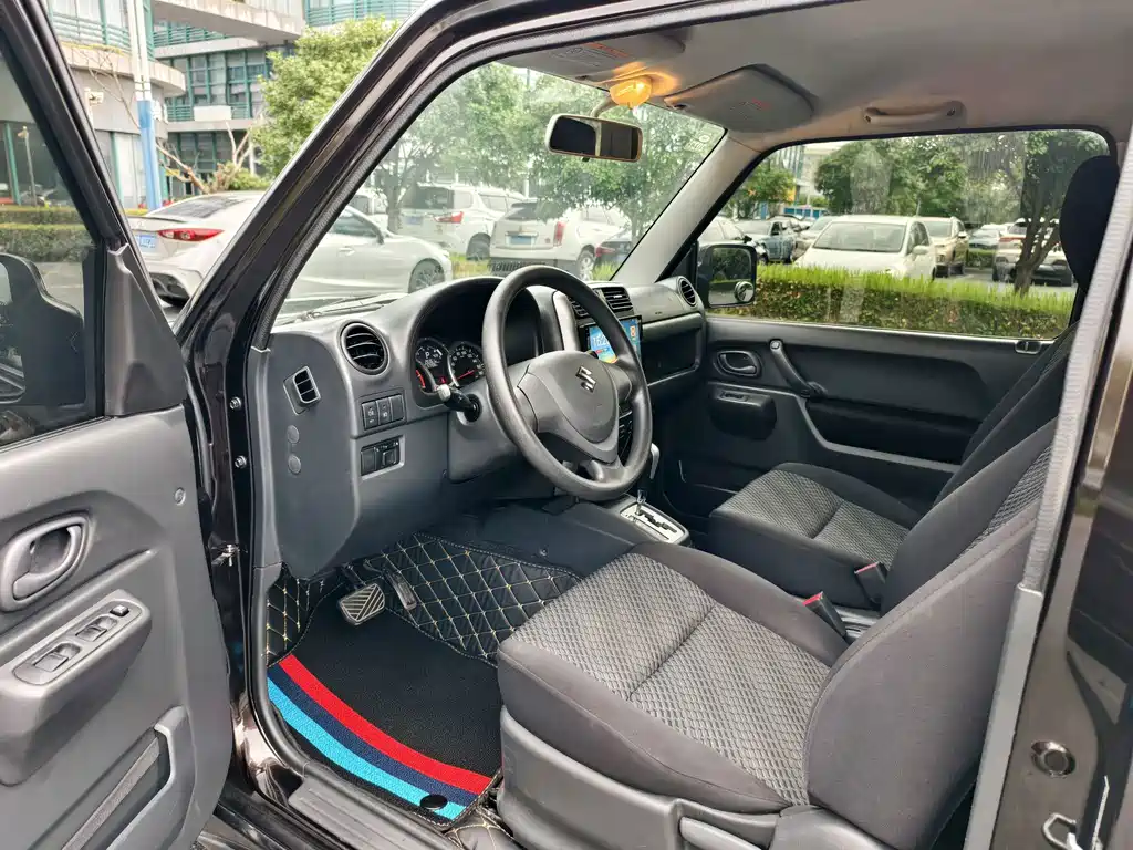 Suzuki Jimny — миниатюра 10
