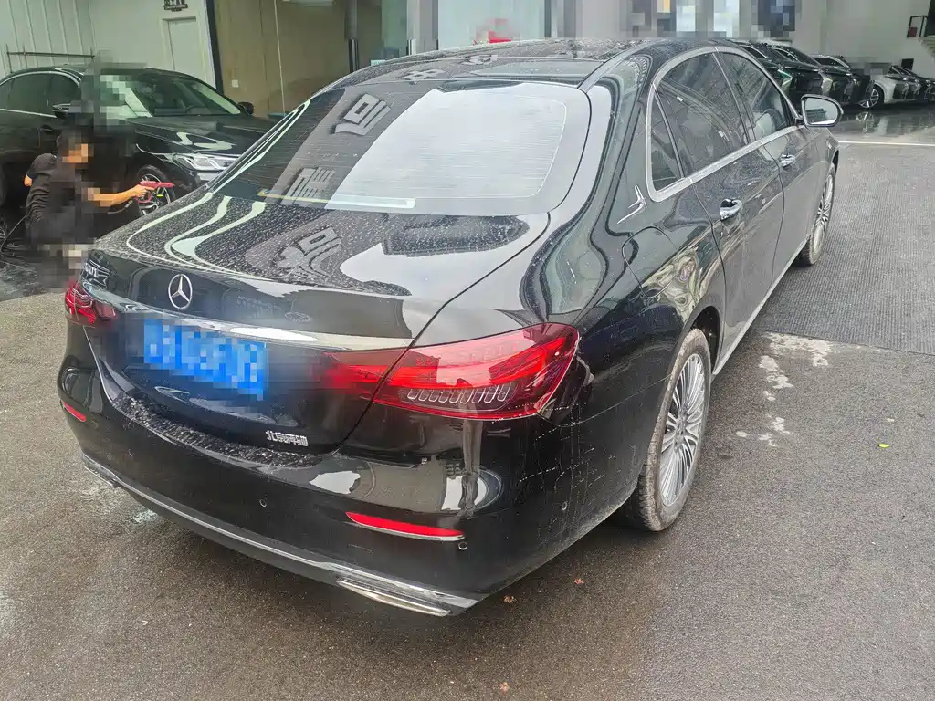 Mercedes-Benz E-Class — миниатюра 10