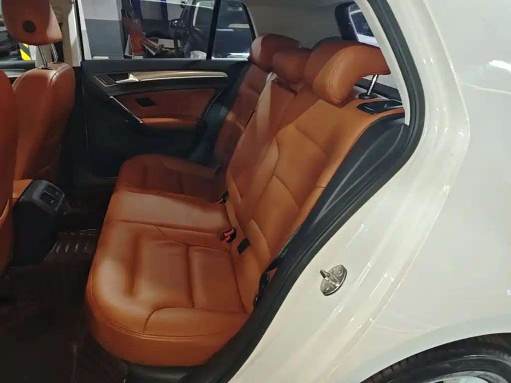 Volkswagen Golf — миниатюра 17