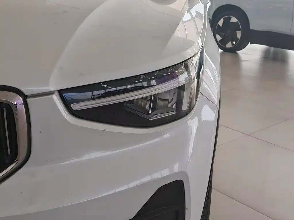 Volvo XC40 — миниатюра 4