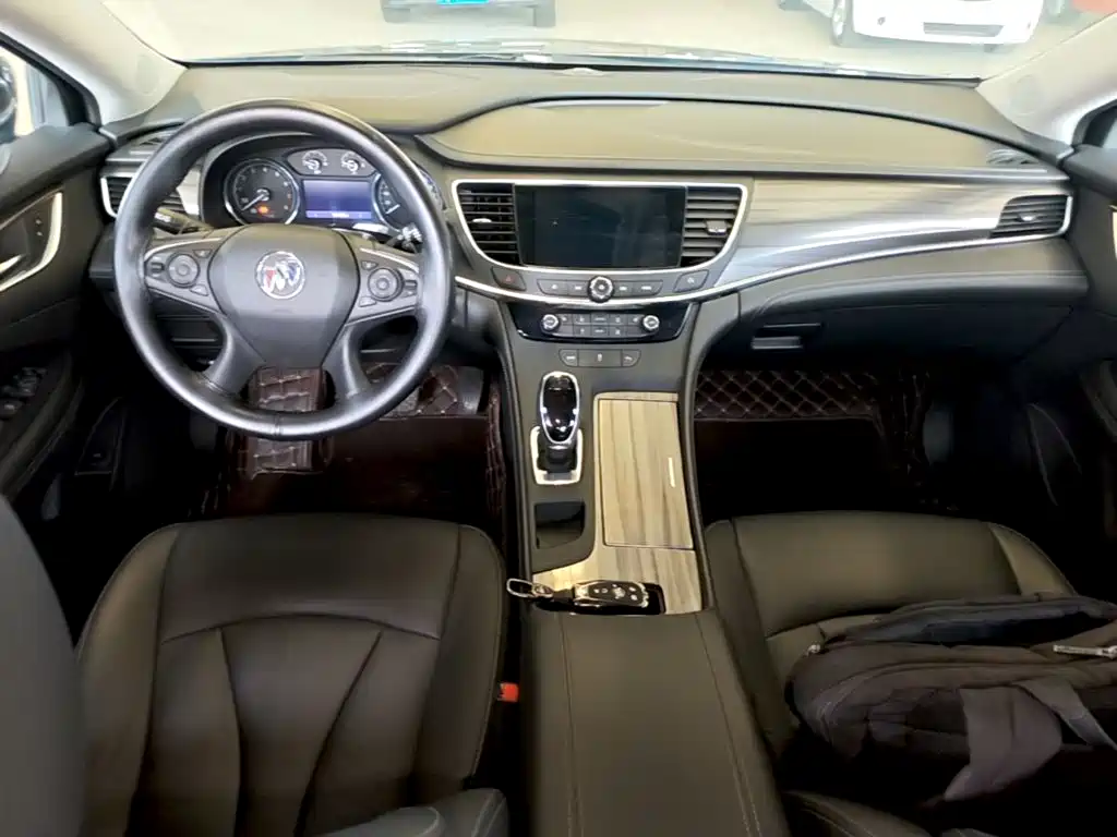 Buick LaCrosse — миниатюра 10