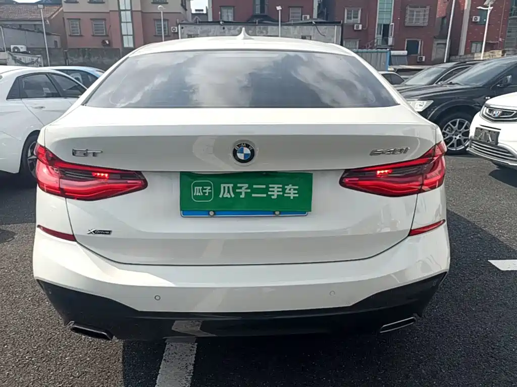 BMW 6 Series GT — миниатюра 6