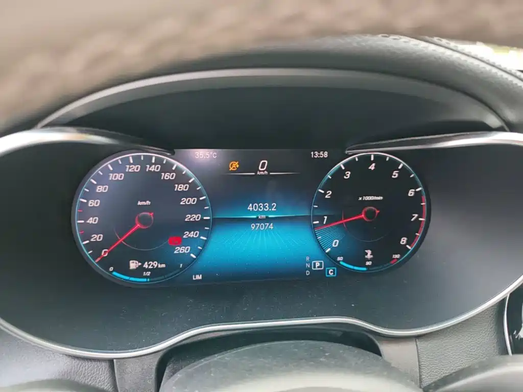 Mercedes-Benz C-Class — миниатюра 12