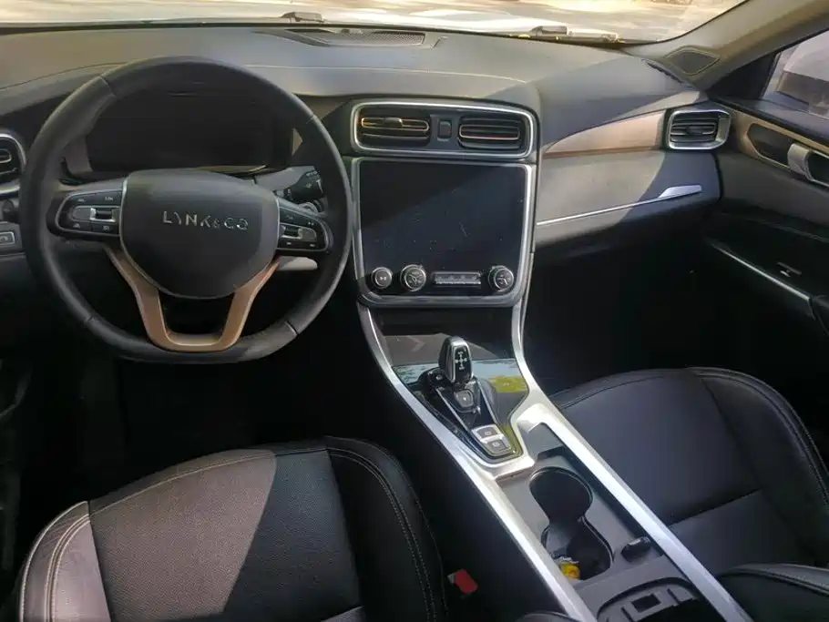 Lynk & Co 01 — миниатюра 12