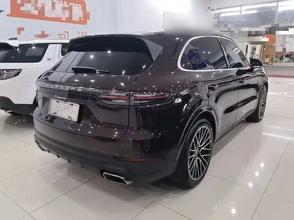 Porsche Cayenne — миниатюра 7