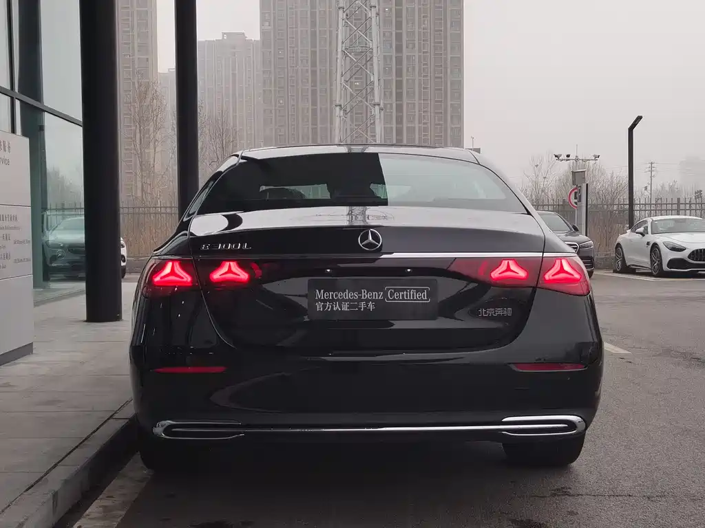 MERCEDES-BENZ E CLASS