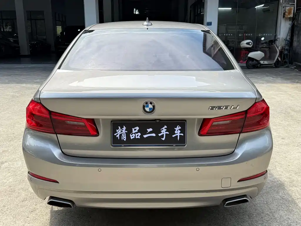 BMW 5 Series — миниатюра 16