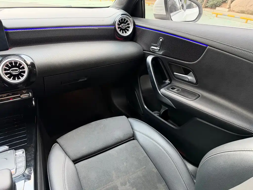 Mercedes-Benz A-Class — миниатюра 8