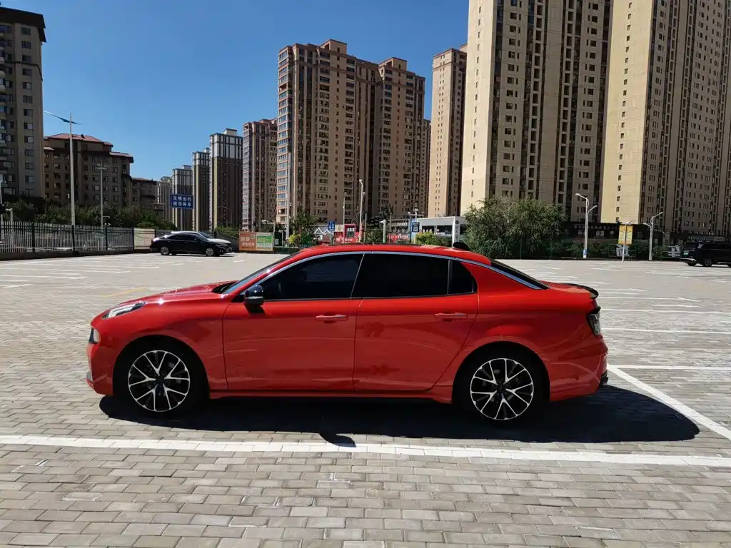 Lynk & Co 03 — миниатюра 10