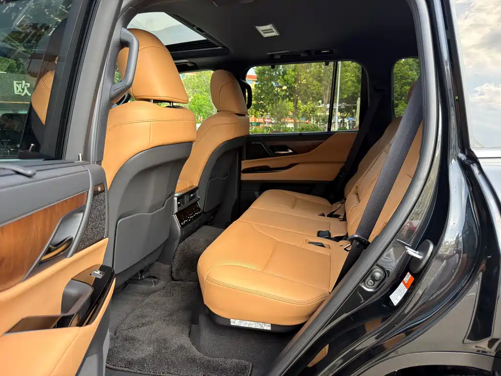 Lexus LX 2025 700h