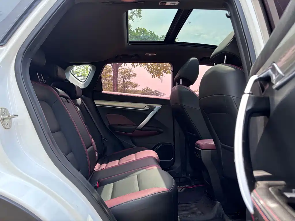 Geely Binyue — миниатюра 16
