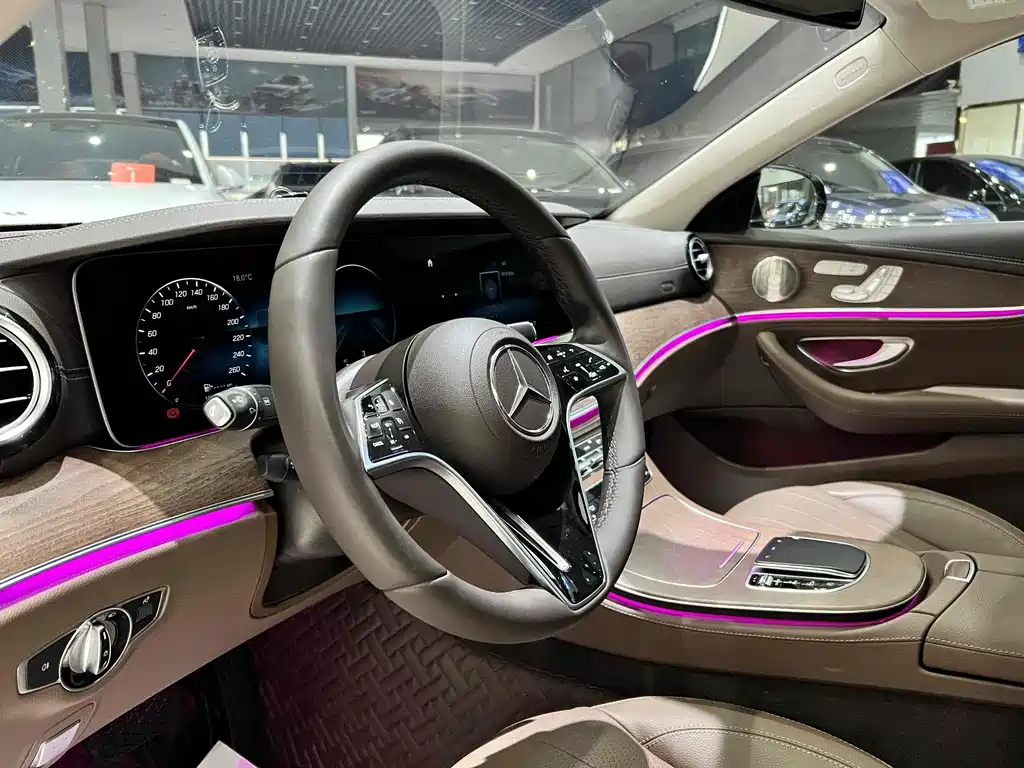 MERCEDES-BENZ E CLASS