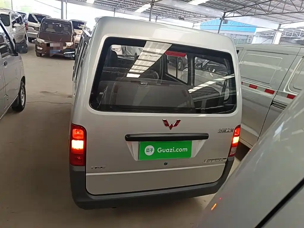 Wuling Sunshine 2023 1.5L 5/7 мест