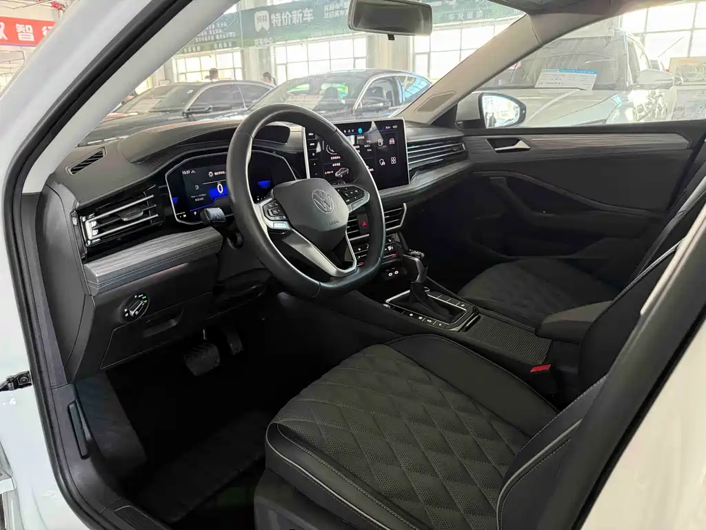 Volkswagen Sagitar 2023 280TSI DSG