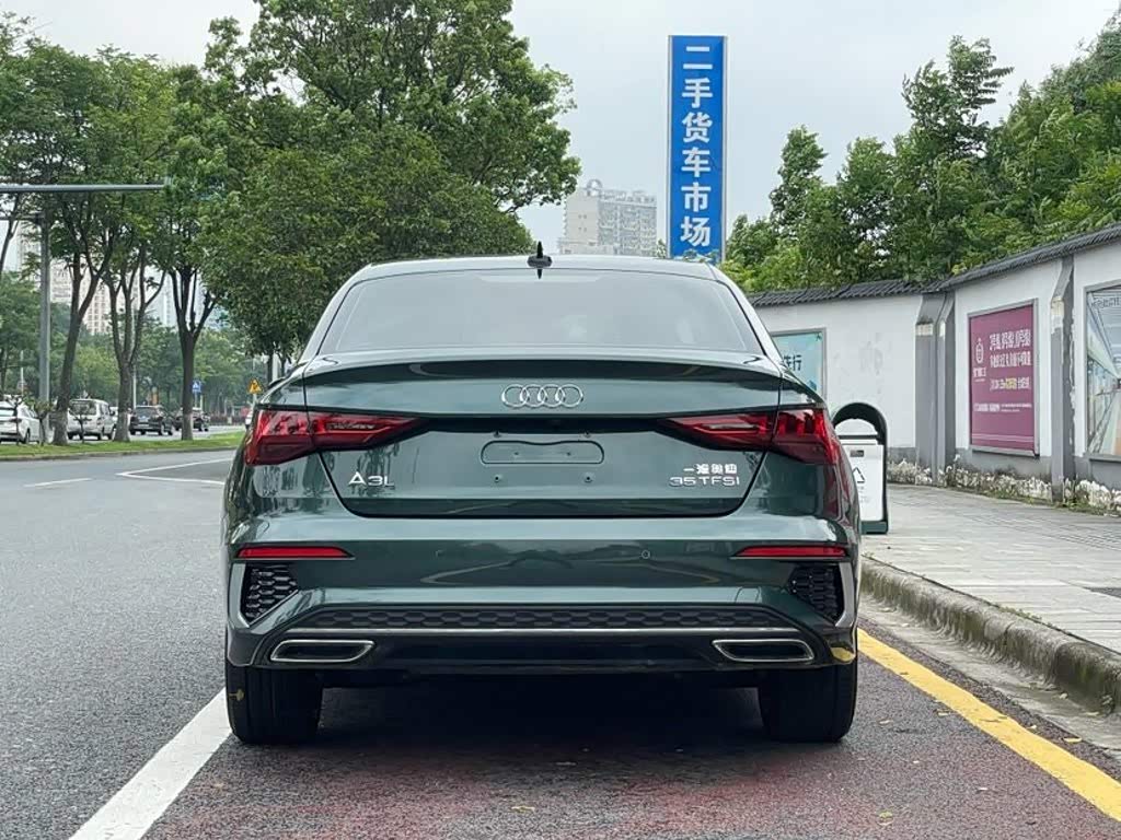 Audi A3 1.4 л 2023 г. Зелёный, пробег 33000 км