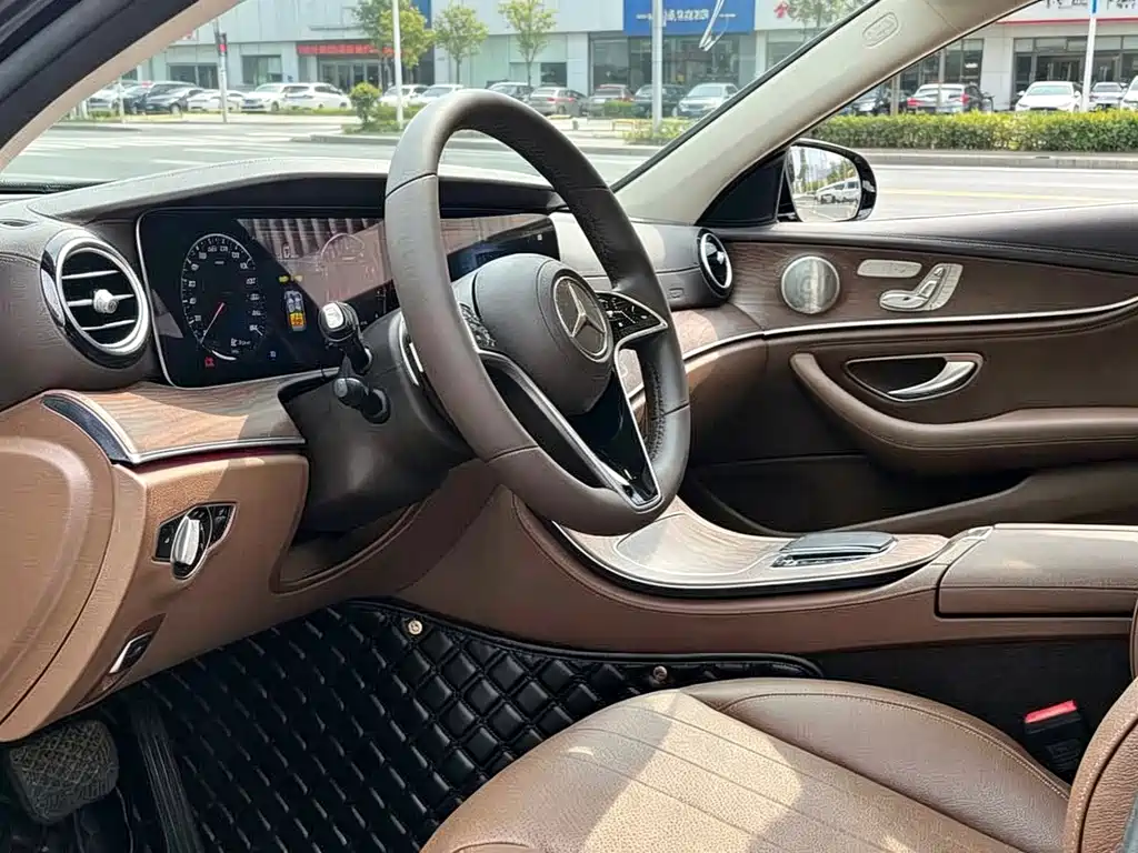 Mercedes-Benz E-Class — миниатюра 4