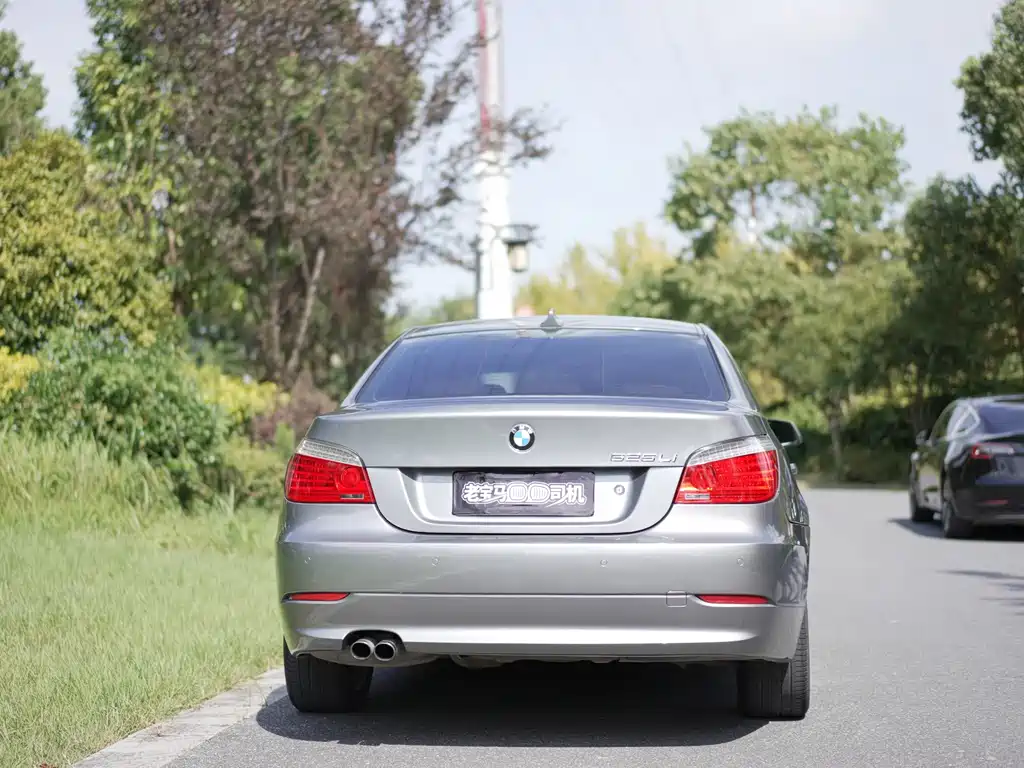 BMW 5 Series — миниатюра 6