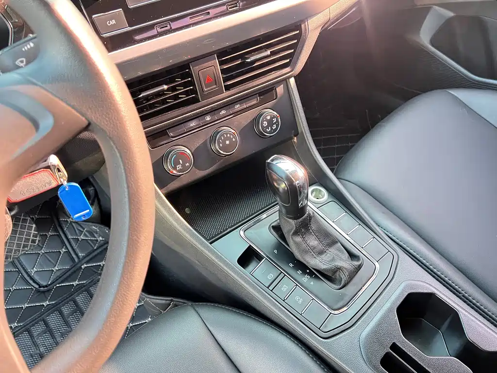 Volkswagen Bora — миниатюра 8