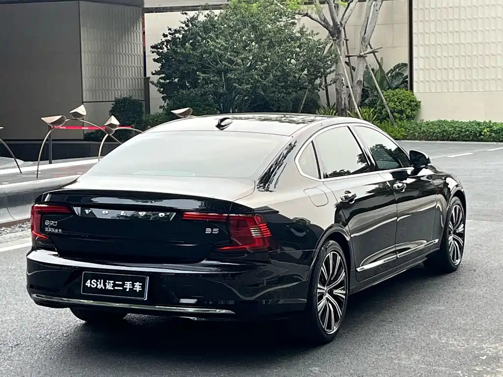 Volvo S90 2022 B5 Luxury