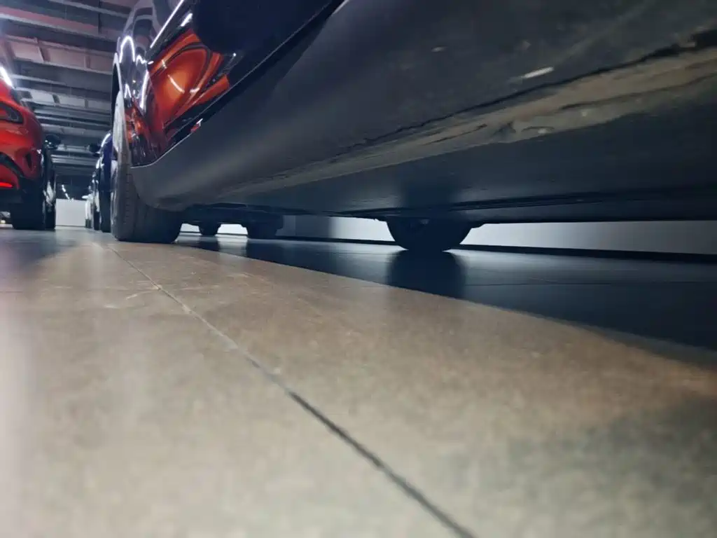 Tesla Model Y — миниатюра 21