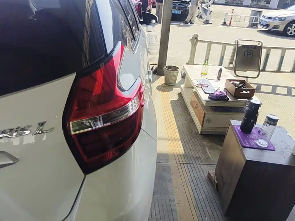 Toyota Yaris L — миниатюра 8