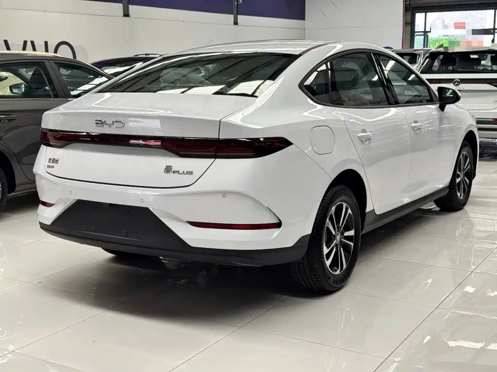 BYD Qin Plus PLUS 2025 DM-i Smart Drive 128KM