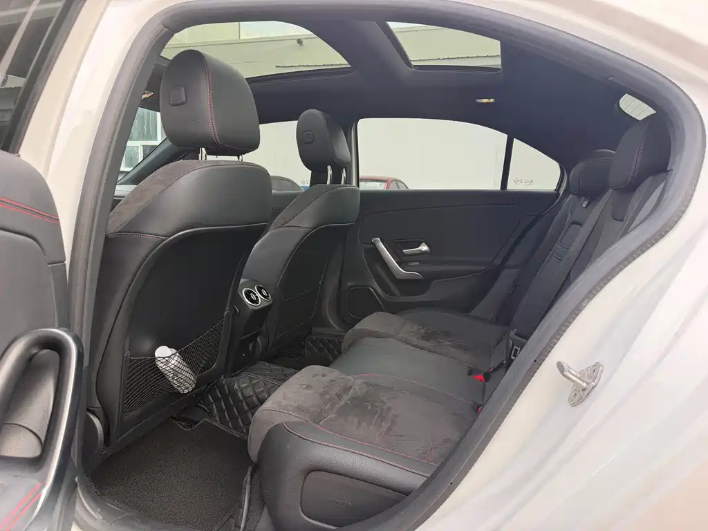 Mercedes-Benz A-Class — миниатюра 11