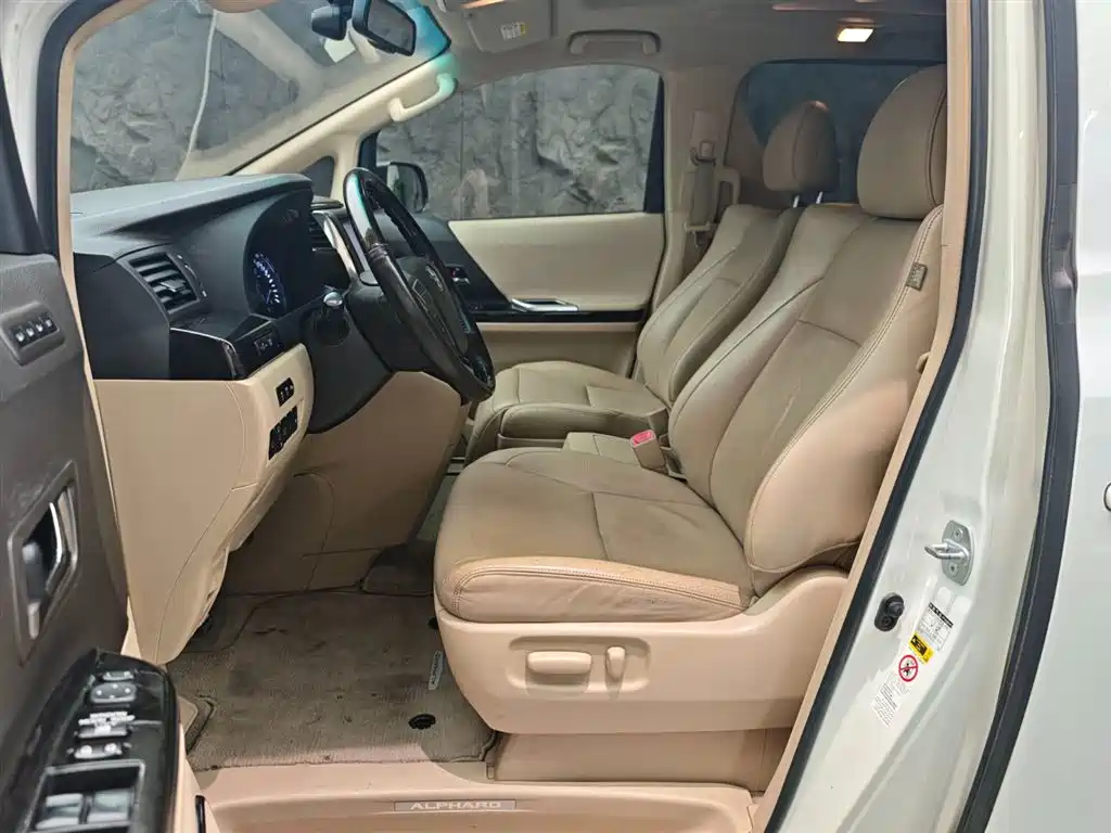 Toyota Alphard 2012 3.5L Luxury