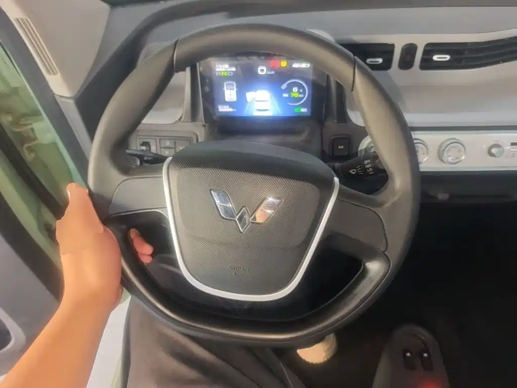 Wuling MINIEV — миниатюра 11