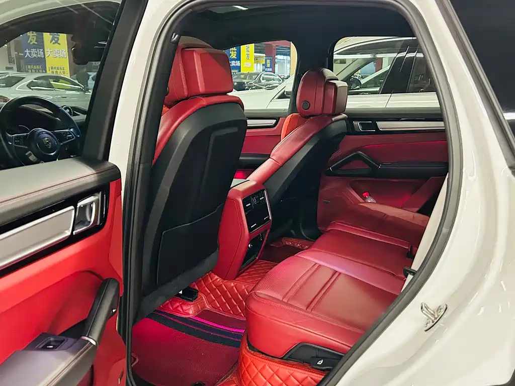 Porsche Cayenne — миниатюра 8