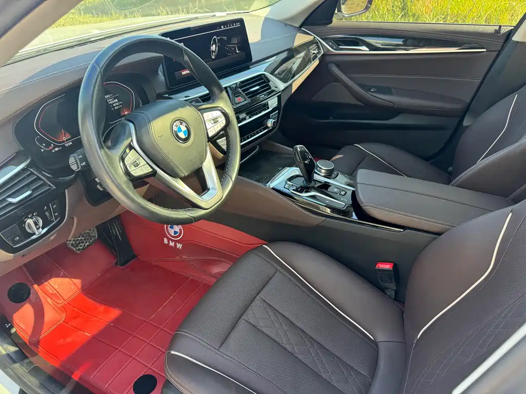 BMW 5 Series — миниатюра 7