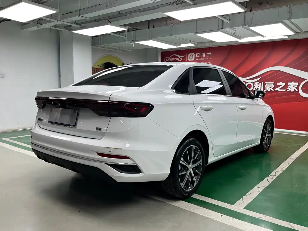 Geely Emgrand — миниатюра 7