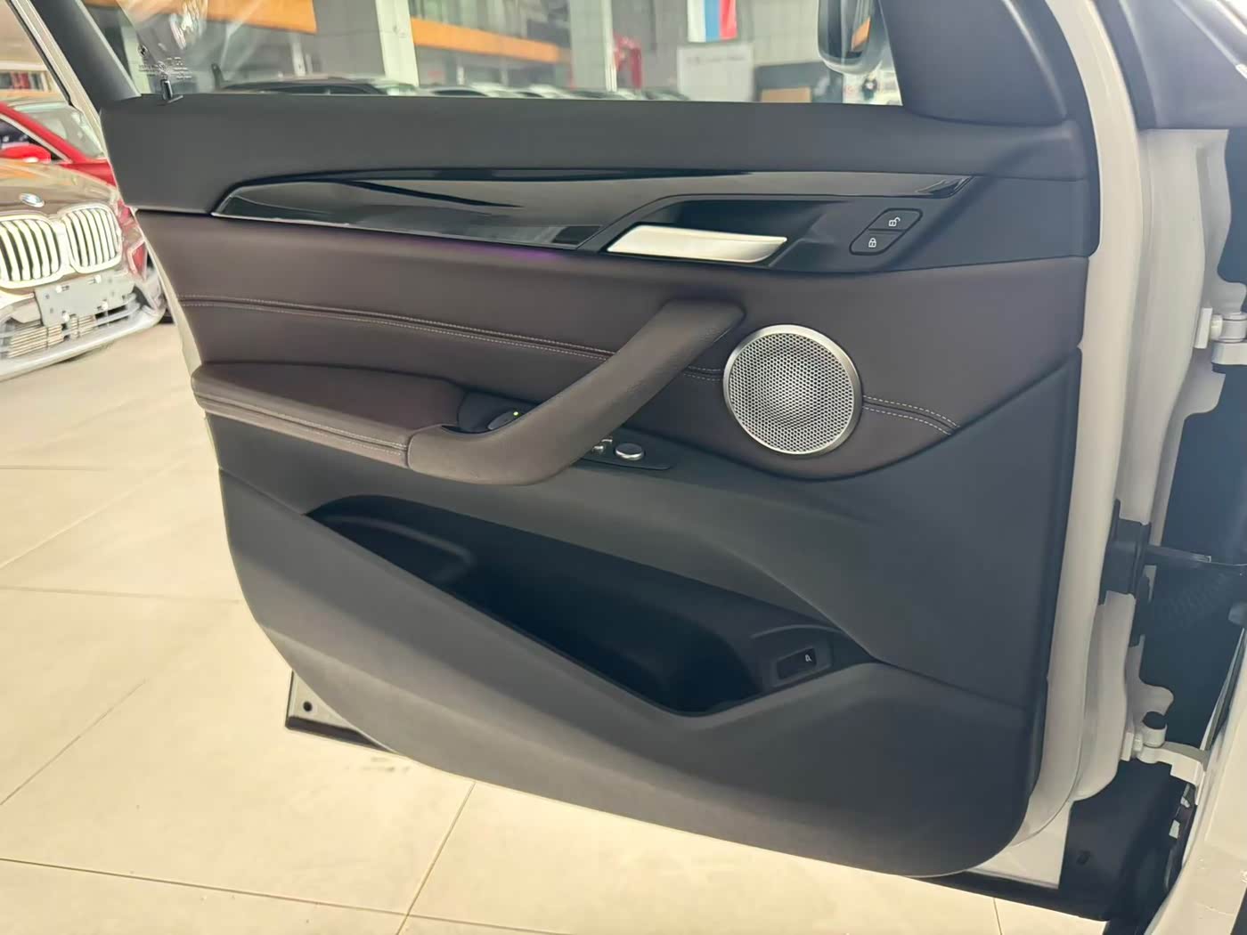 BMW X1 1.5 л 2023 г. Белый, пробег 30000 км