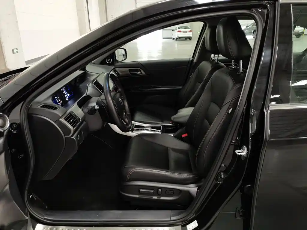 Honda Accord — миниатюра 10