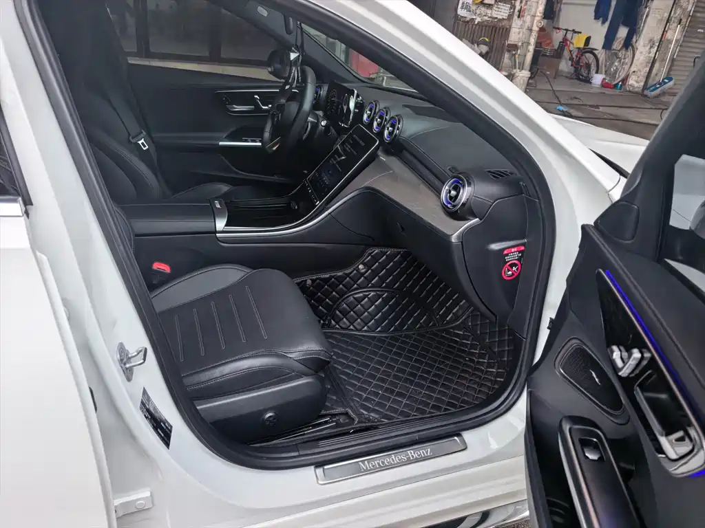 Mercedes-Benz C-Class — миниатюра 5