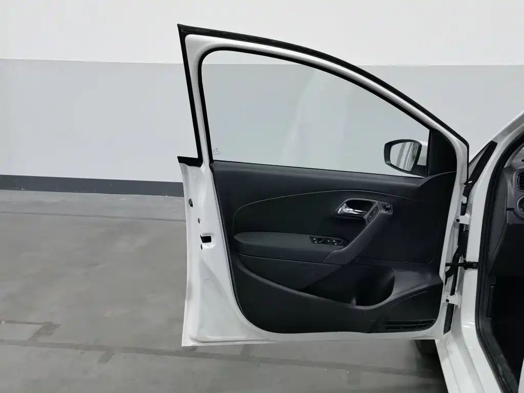 Volkswagen Polo — миниатюра 8