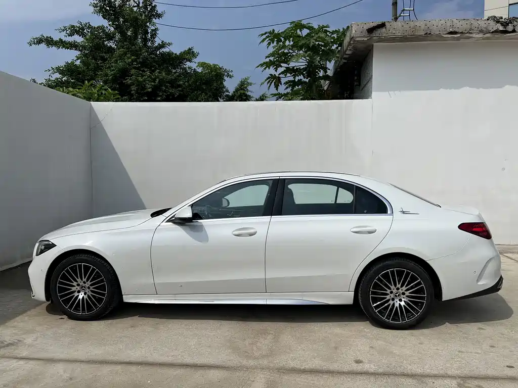 Mercedes-Benz C-Class — миниатюра 5