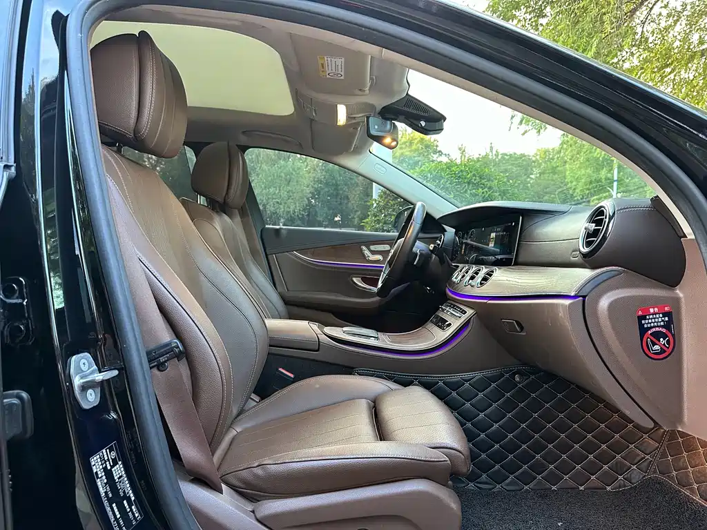 Mercedes-Benz E-Class — миниатюра 10
