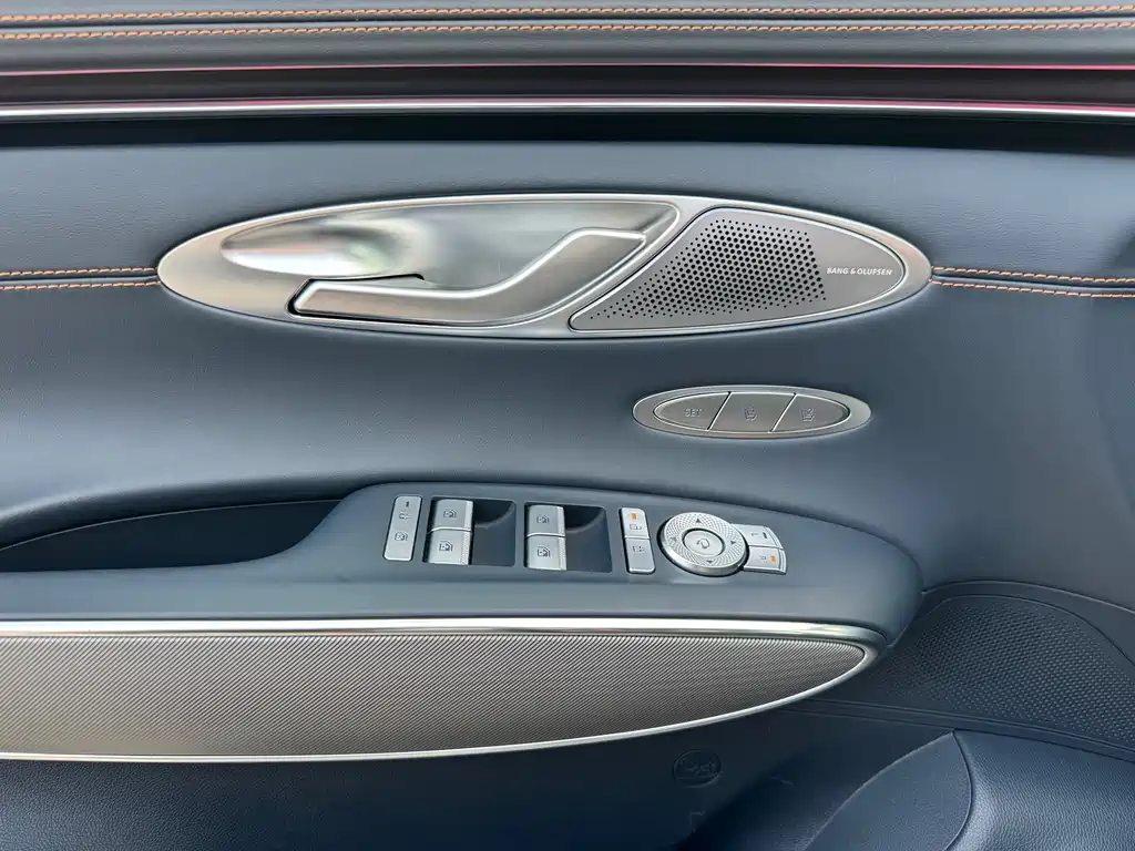 Genesis GV70 — миниатюра 17