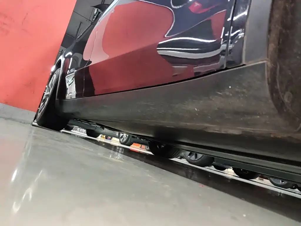 Tesla Model Y — миниатюра 21