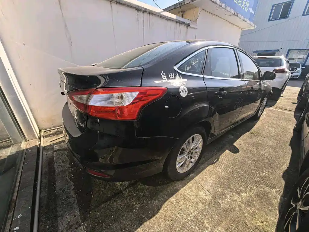 Ford Focus 2012 1.6L MT Comfort
