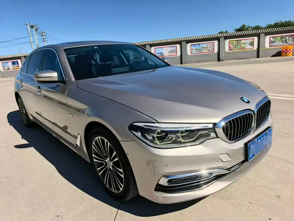 BMW 5 Series — миниатюра 2